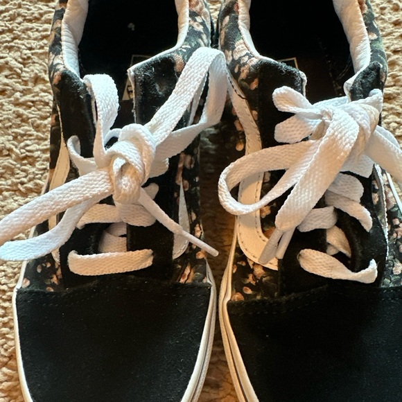 Vans girls off the wall black floral shoes - Picture 2 of 9